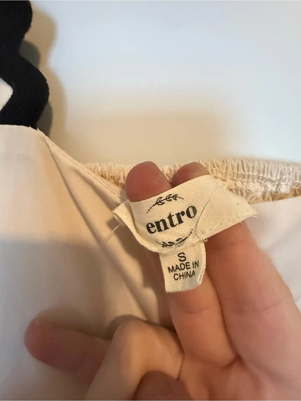 entro Tiered Maxi Dress in Beige Size Small Like New - Picture 3 of 4